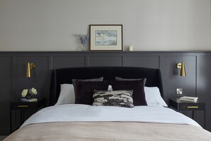 Luxury House, 4 Bedrooms, Balcony, Garden View | 4 bedrooms, individually decorated, individually furnished, desk - Major House (Newport)