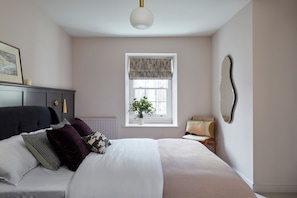 Luxury House, 4 Bedrooms, Balcony, Garden View | 4 bedrooms, individually decorated, individually furnished, desk