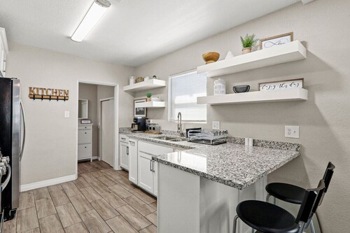 Home in central El paso / Medical Ctr of Americas