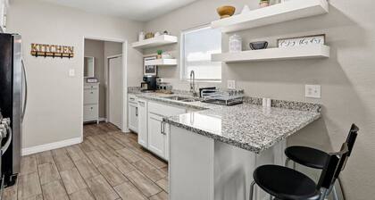 Home in central El paso / Medical Ctr of Americas