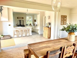 Interior - Highview House - Sea Views, Beach, Hot Tub, Full Refurb for Aug 2022! (Mundesley)