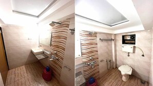 ห้องดีลักซ์ดับเบิล | ห้องน้ำ | ฝักบัว, สบู่, ยาสระผม
