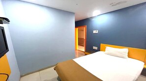 1 bedroom, iron/ironing board, free WiFi