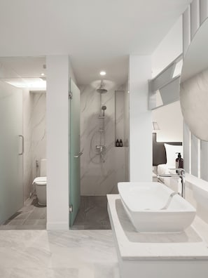 Shower, hair dryer, slippers, towels - Livable Hotel Bangkok (Bangkok)