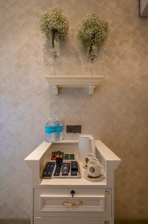 Hochwertige Bettwaren, Zimmersafe, individuell eingerichtet