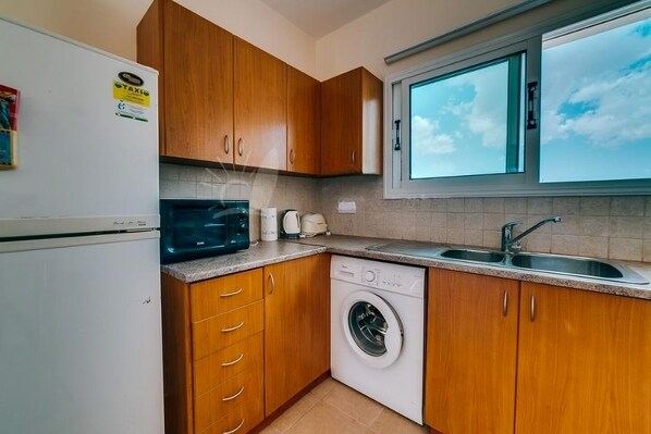 Réfrigérateur, micro-ondes, four, lave-vaisselle