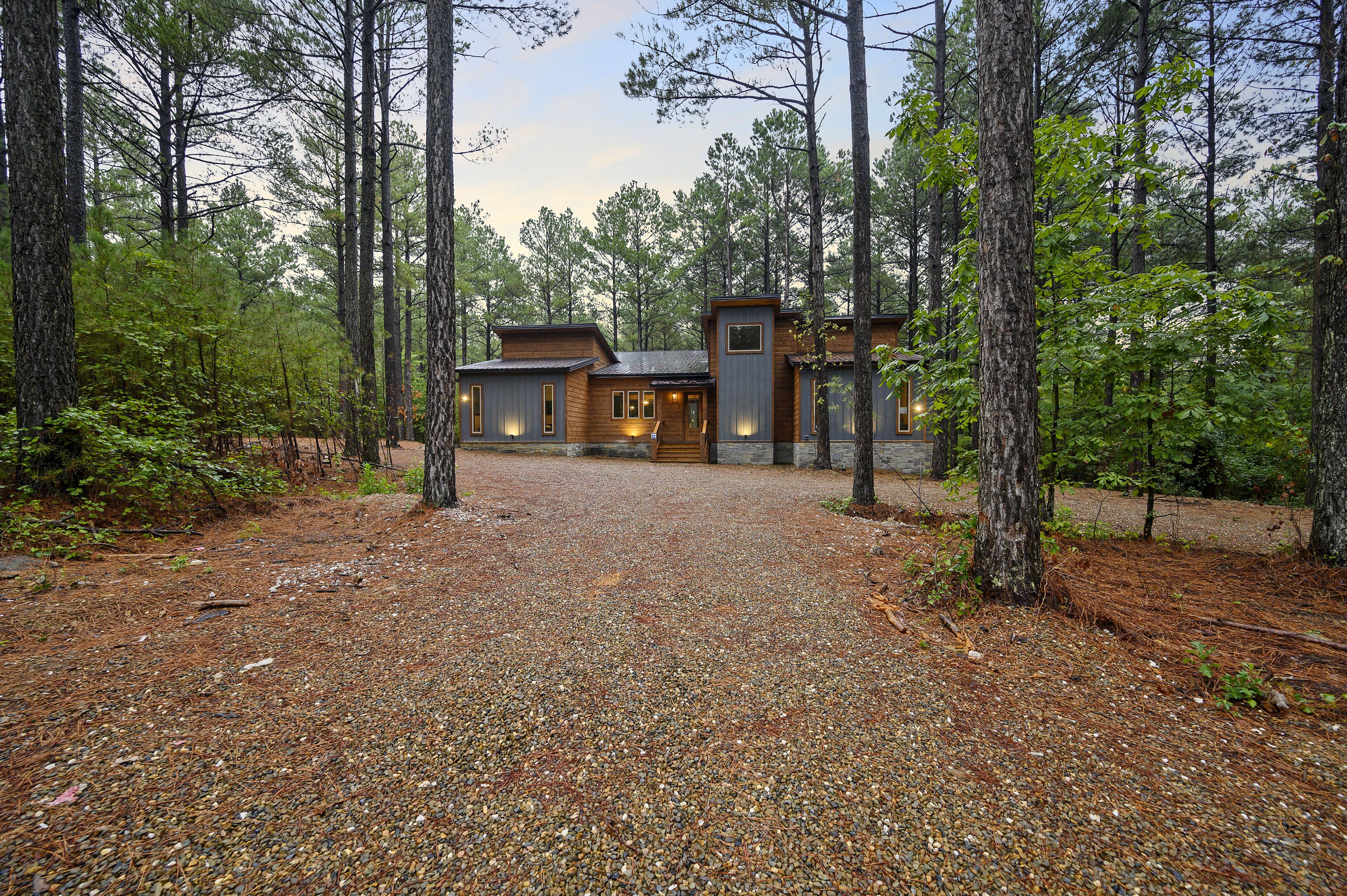 4ofaKind, 2Bunk, PoolTable, Shuffleboard, HotTub, FirePit, Pet Friendly