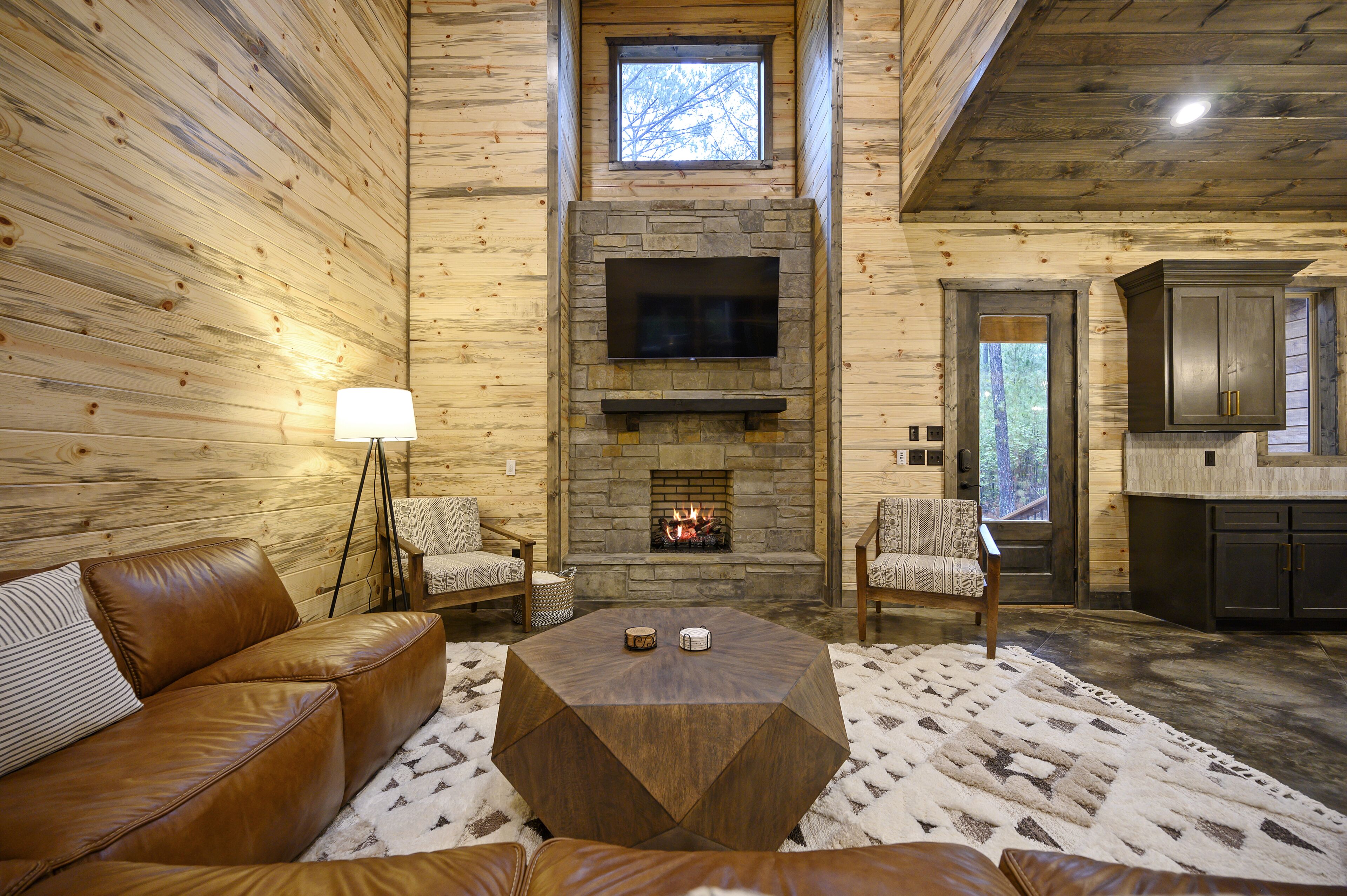 Smart TV, fireplace