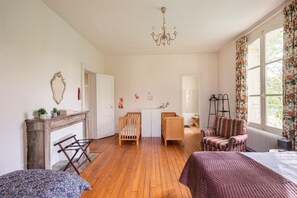 7 Schlafzimmer, Bügeleisen/Bügelbrett, Reisekinderbett, kostenloses WLAN