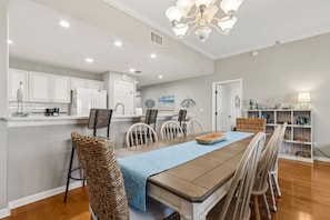 Dining - Ocean Park 319 - Hosted By Moore AI Rentals (Fernandina Beach)