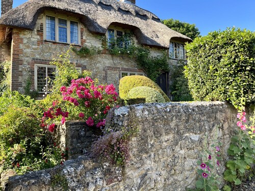 Library Cottage by Inspire Stays dot com - a cottage that sleeps 2 guests  in 1 bedroom