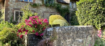 Library Cottage by Inspire Stays dot com - a cottage that sleeps 2 guests  in 1 bedroom