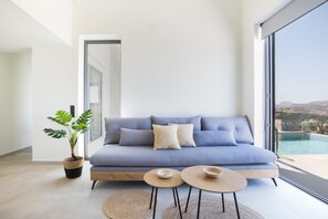 Smart TV, ping pong, books, stereo - Eforasis Villa I, with Heated Spa Whirlpool (Rethymno)