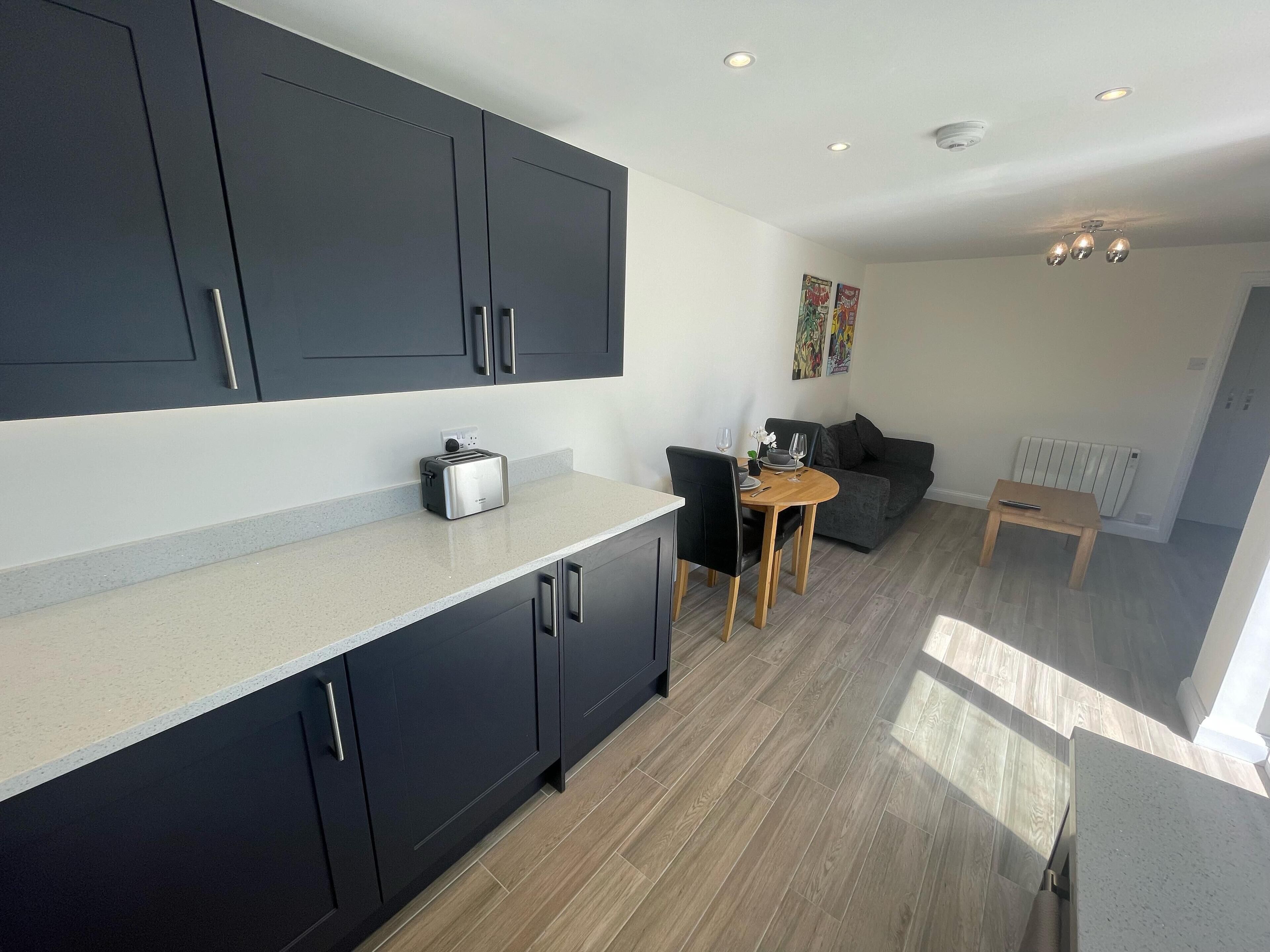 House, 1 Queen Bed | 1 bedroom, iron/ironing board, free WiFi, bed sheets