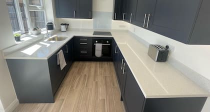 Beautiful Private Detached 1-bed Bungalow
