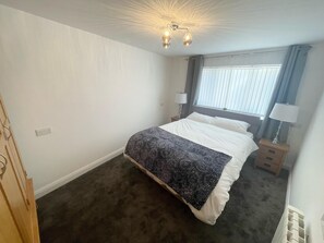 House, 1 Queen Bed | 1 bedroom, iron/ironing board, free WiFi, bed sheets