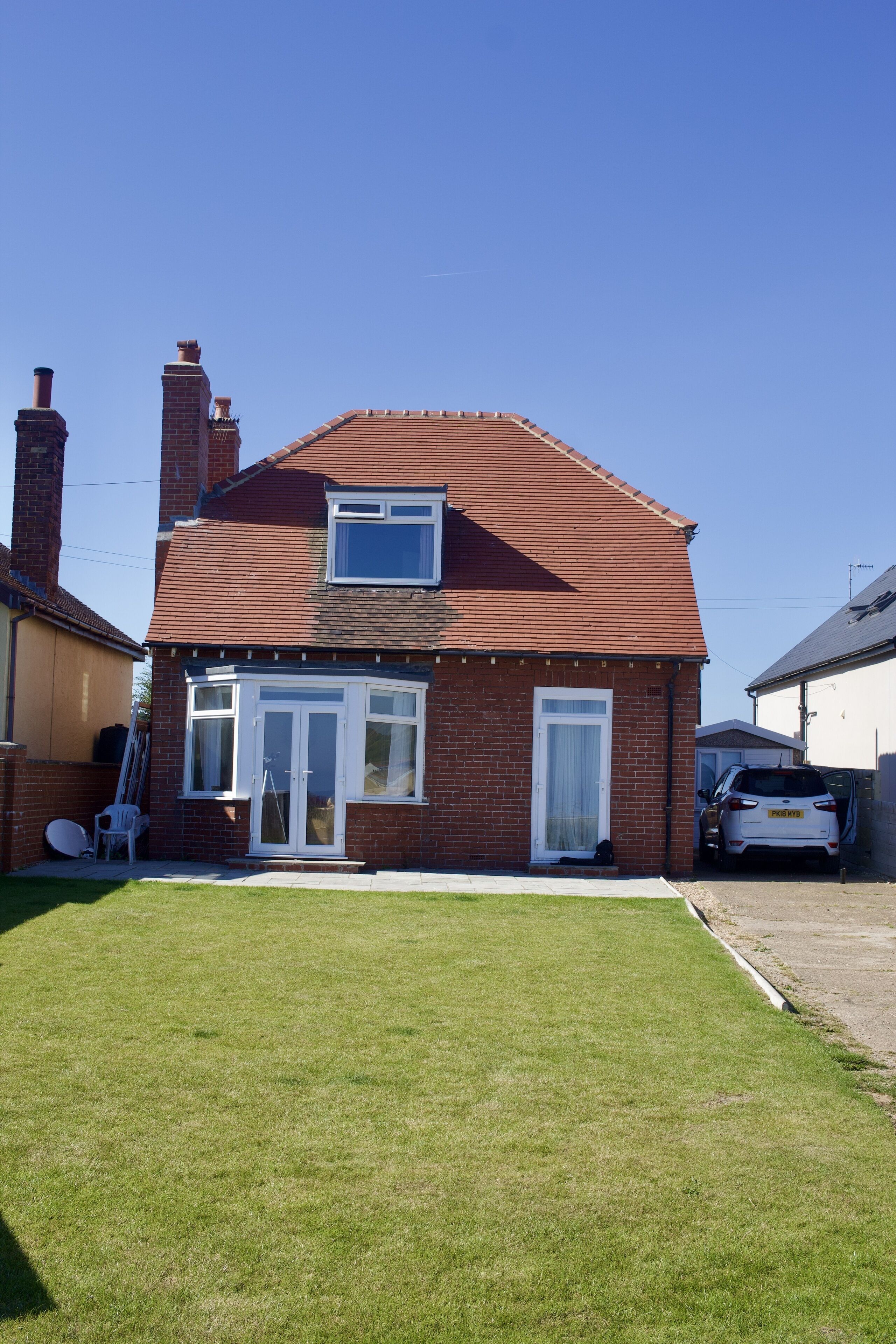 Surfers Retreat with Incredible Sea Views and 2 minute walk to the beach