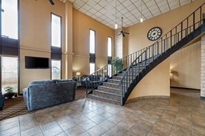 Interior - Rodeway Inn (Hutchinson)