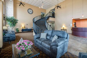 Interior - Rodeway Inn (Hutchinson)