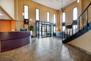 Lobby - Rodeway Inn (Hutchinson)