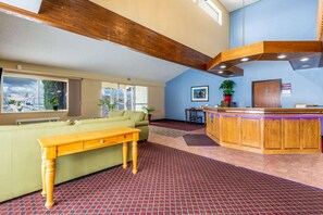 Lobby - Rodeway Inn Milaca (Milaca)