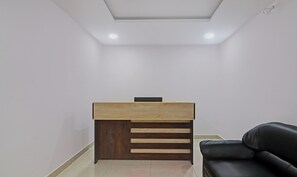 Reception - Itsy Hotels Dunes Inn (Hyderabad)