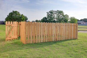 Property grounds - Super 8 By Wyndham City Of Moore (Moore)