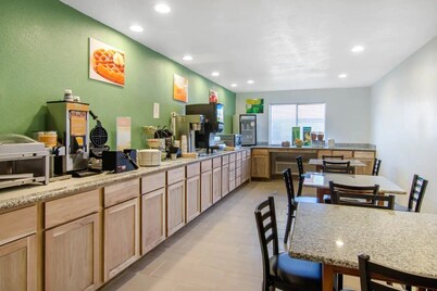 Quality Inn Russell, KS