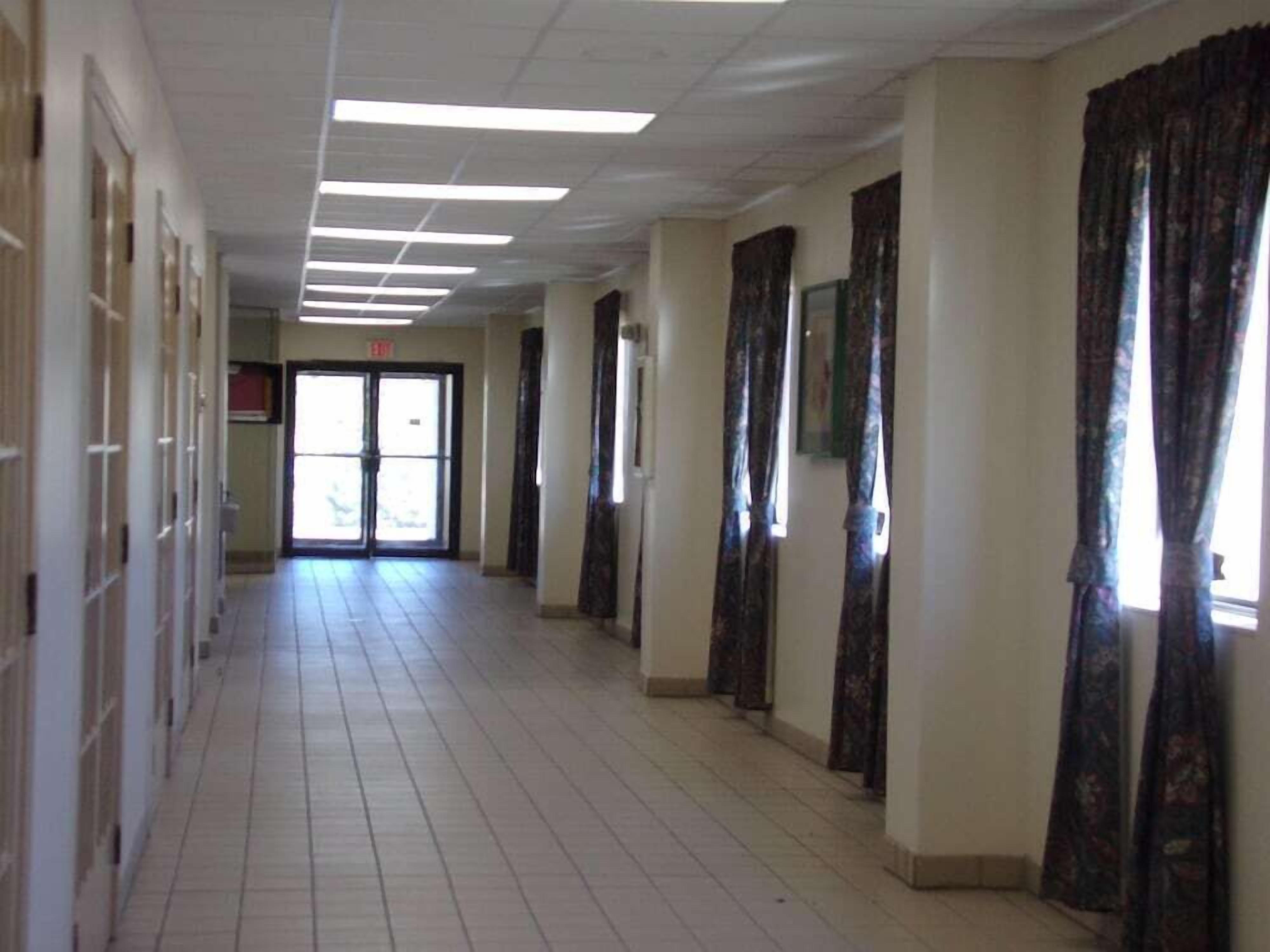 المنشأة من الداخل