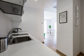 Microondas, placa de cocina