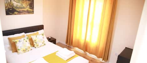 Apartment, 1 Queen Bed | 1 bedroom, free WiFi, bed sheets