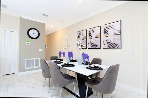 Townhome | Dining room