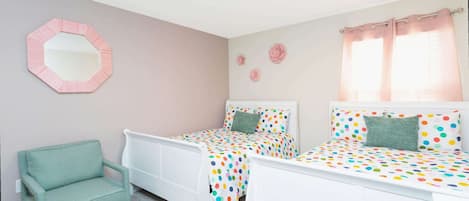 Townhouse | 4 soverom, safe på rommet, individuelt dekorert og individuelt innredet