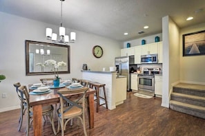 Condo | Private kitchen | Full-size fridge, microwave, oven, stovetop - Marvelous 3 Bd Close To Disney @ Lucaya Resort 107 5364 (Kissimmee)