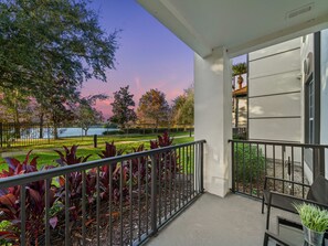 Condo | Terrace/patio - Magnificent 2 Bedroom Apartment Vista Cay Resort 107 (Orlando)