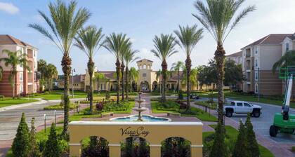 Magnificent 2 Bedroom Apartment Vista Cay Resort 107