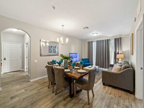 Condo | Dining room