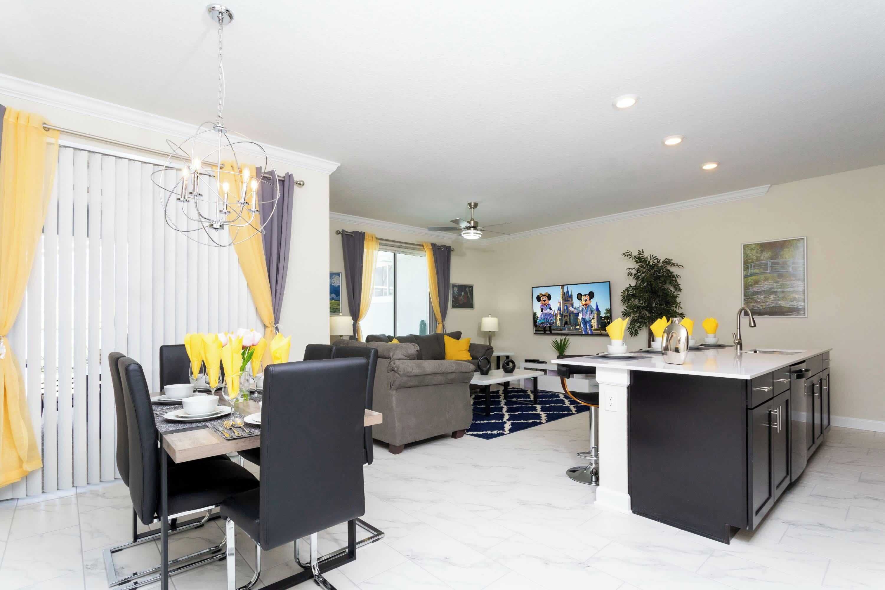 ทาวน์โฮม | ห้องนั่งเล่น | สมาร์ททีวี 60 นิ้ว พร้อมช่องเคเบิล, Netflix, Hulu