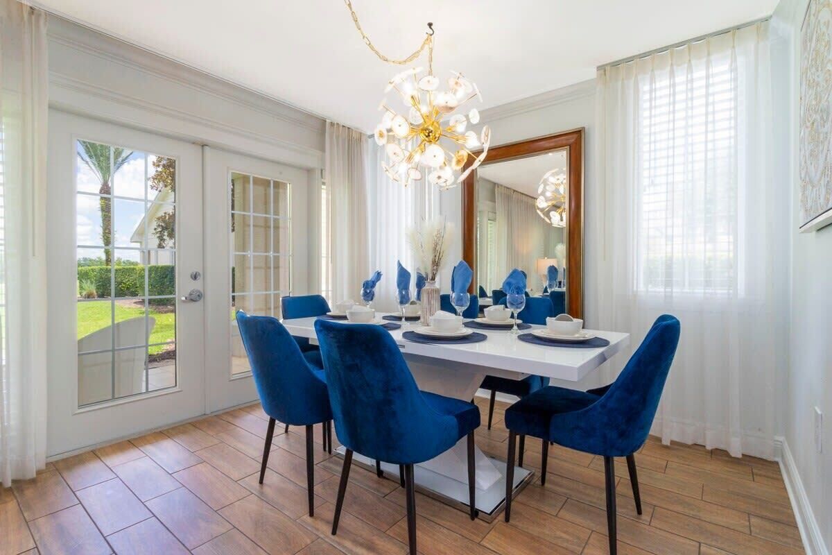 Townhome | Dining room