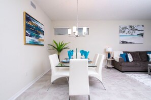 Apartment | Esszimmer
