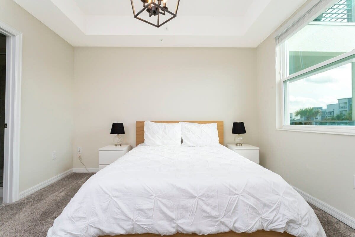 3 chambres, coffres-forts dans les chambres, décoration personnalisée