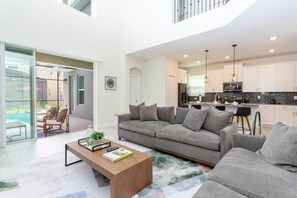 Byhus | Stue | 60-tommers smart-tv med kabelkanaler, Netflix, Hulu