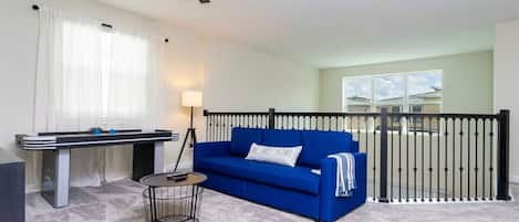 Byhus | Opholdsområde | 60-tommers smart-tv med kabelkanaler, Netflix, Hulu