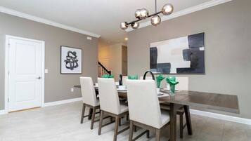 Townhome | Dining room