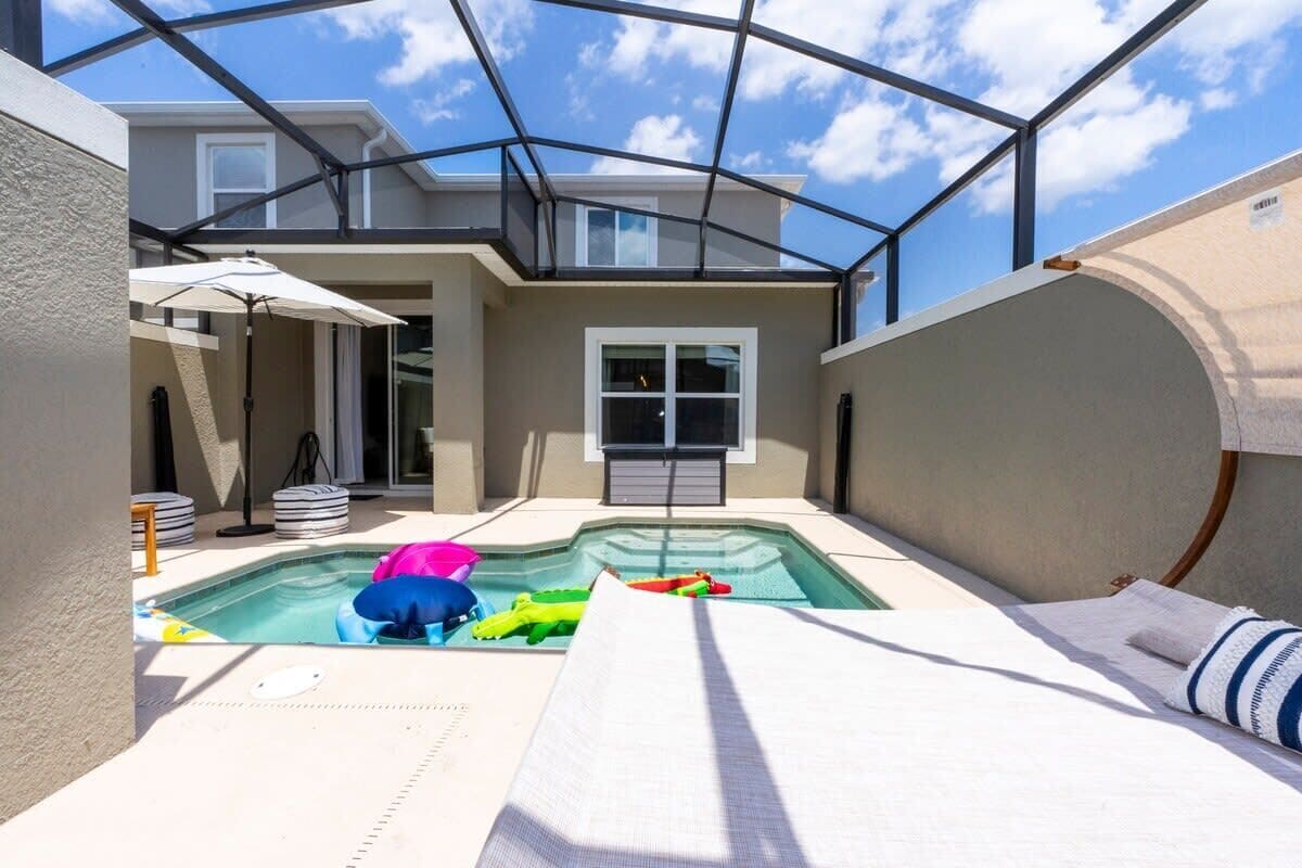 Private pool