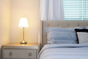 5 bedrooms, in-room safe, individually decorated, individually furnished - Magnificent 5Bd w/ Pool @ Storey Lake 4800 (Kissimmee)