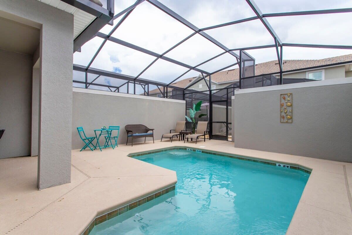 Private pool