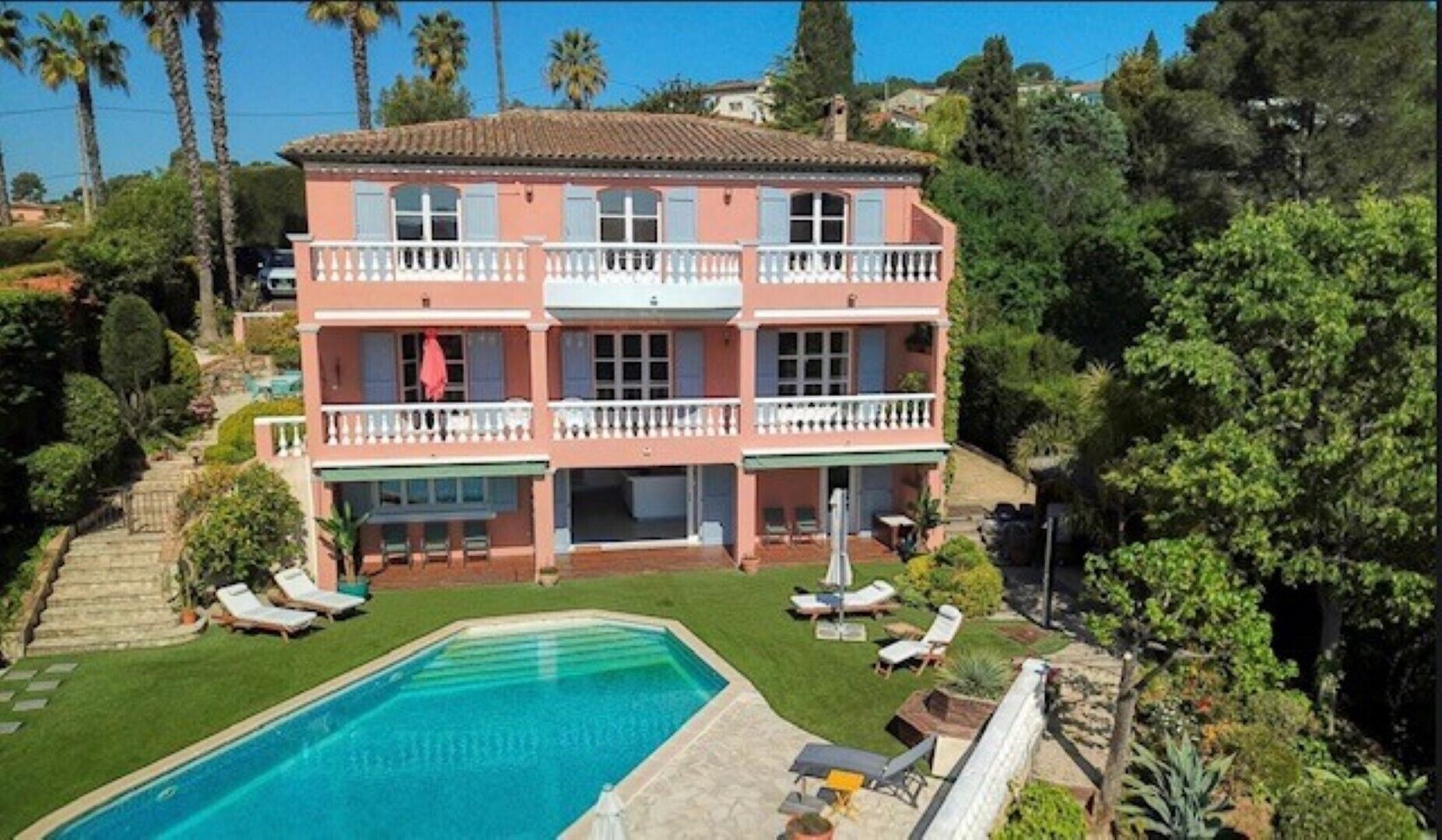 Stylish & Homely Villa