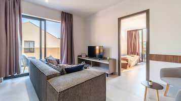 Apartemen Comfort | Area keluarga | Smart TV 43-inci dengan saluran TV satelit dan TV