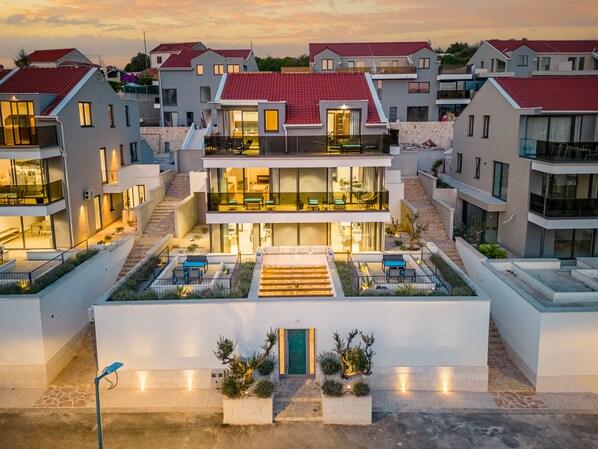 Front of property - Sutivan Luxury Apartments (Sutivan)